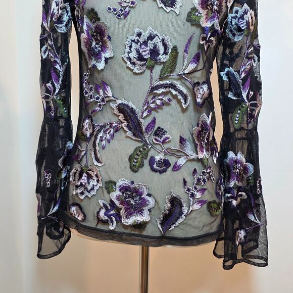 Women's Embroidered Sheer Mesh Top S Black Floral Bell Sleeve Boho Flowy - Picture 4 of 6